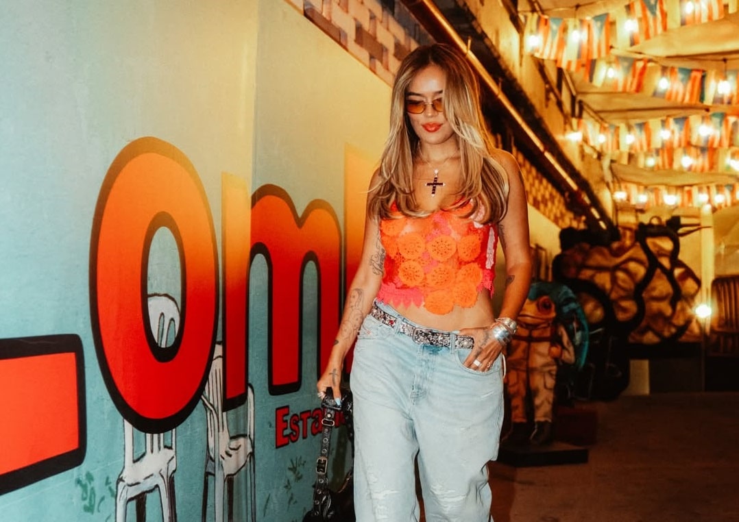 “Imagínate atender a Karol G”: la artista estuvo visitando su restaurante en Provenza