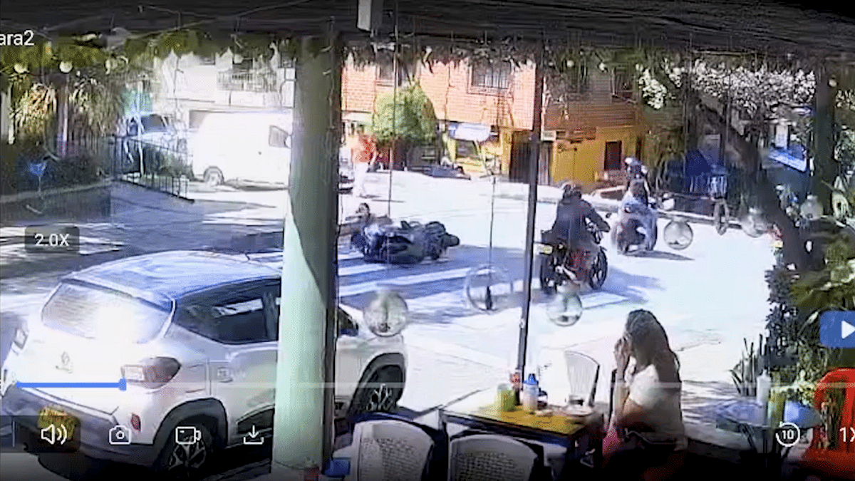 Ladrón causó accidente a una mujer que iba en moto por robarle una cadena