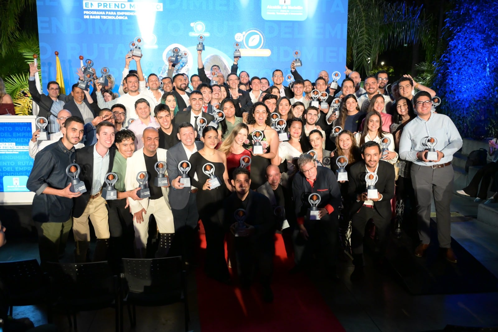 Abren convocatoria para apoyar crecimiento de 700 negocios y emprendimientos en Medellín