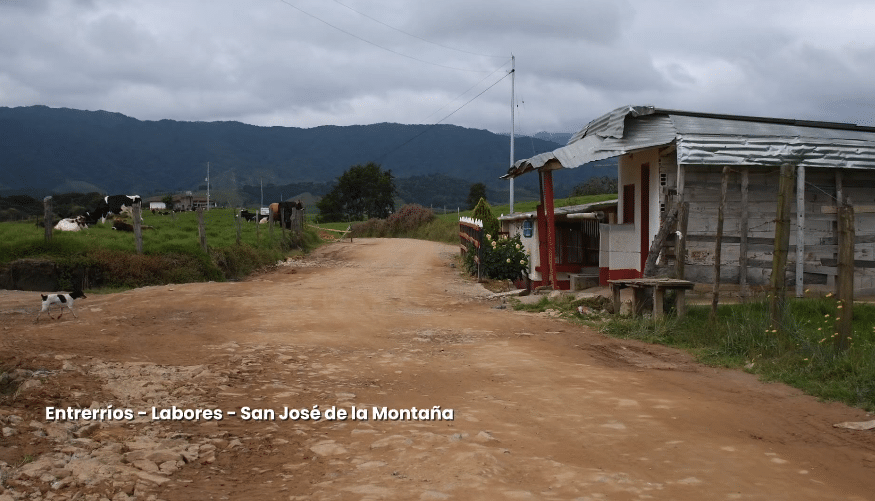 Comenzó la pavimentación de más de 600 kilómetros de vías rurales en Antioquia