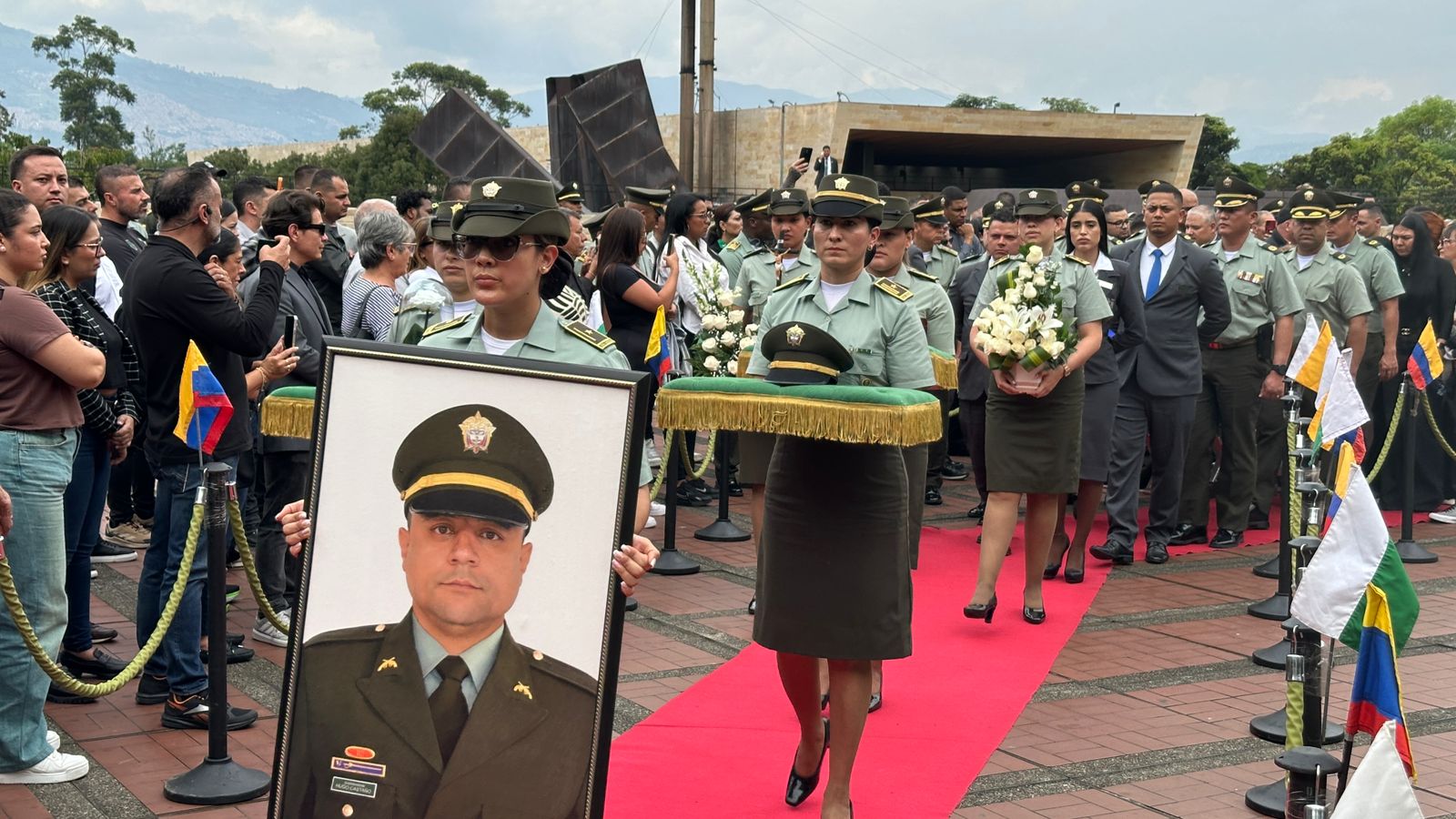 Homenaje a policías asesinados en Anorí