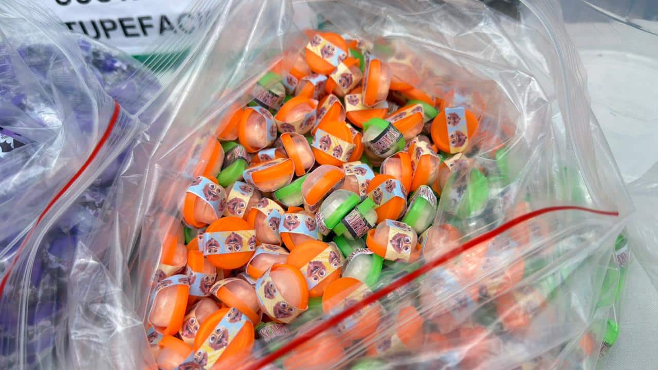 Denuncian venta de cocaína camuflada en dulces para inducir a menores al consumo