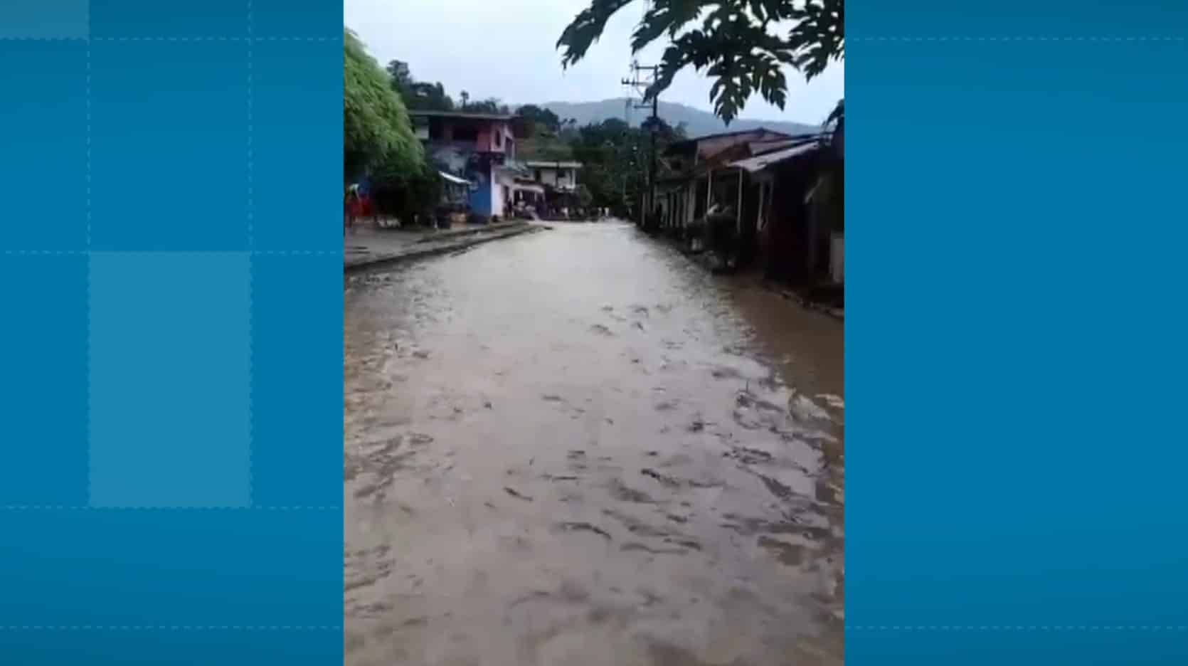 Desbordamiento del río Cuchillo en Apartadó deja 40 familias damnificadas, continúa la alerta amarilla