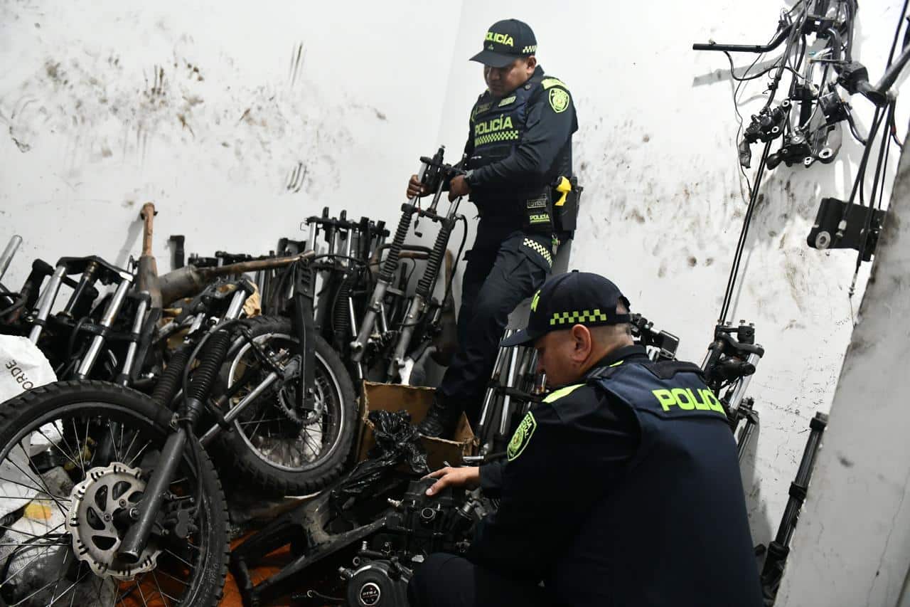 Desmantelan deshuesadero de motos en Medellín
