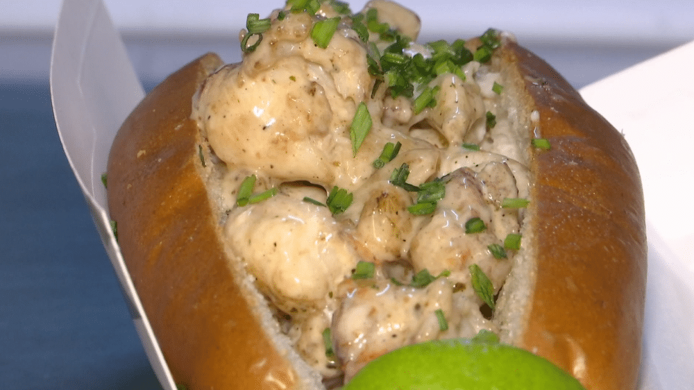 Estos son los perros calientes más curiosos y creativos que venden en Medellín