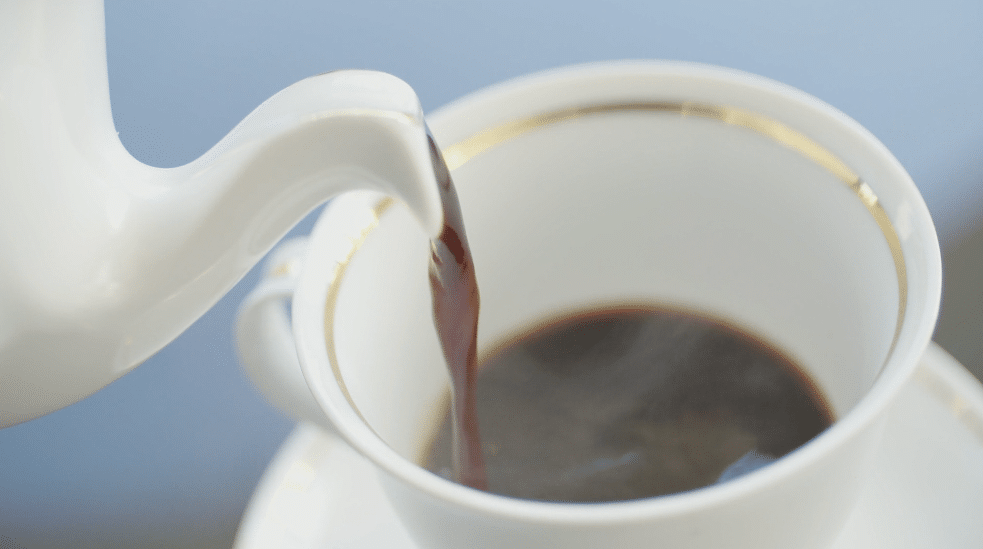 Estudio revela que tomar café ayuda a reducir el riesgo de demencia