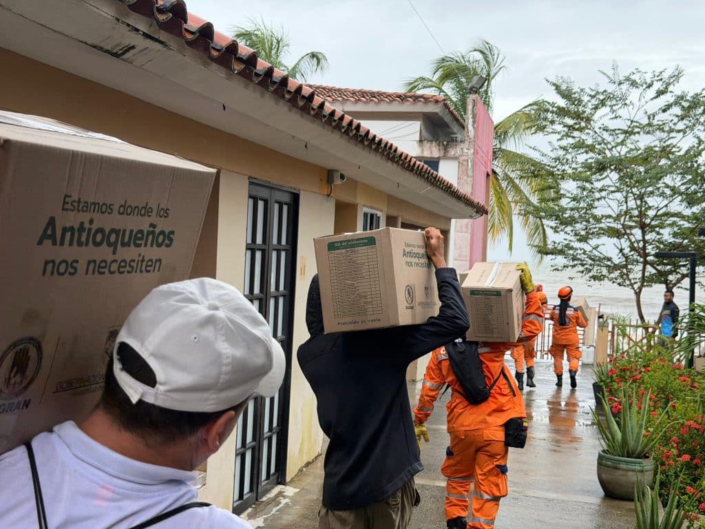 Ayudas humanitarias en Urabá tras la emergencia por lluvias