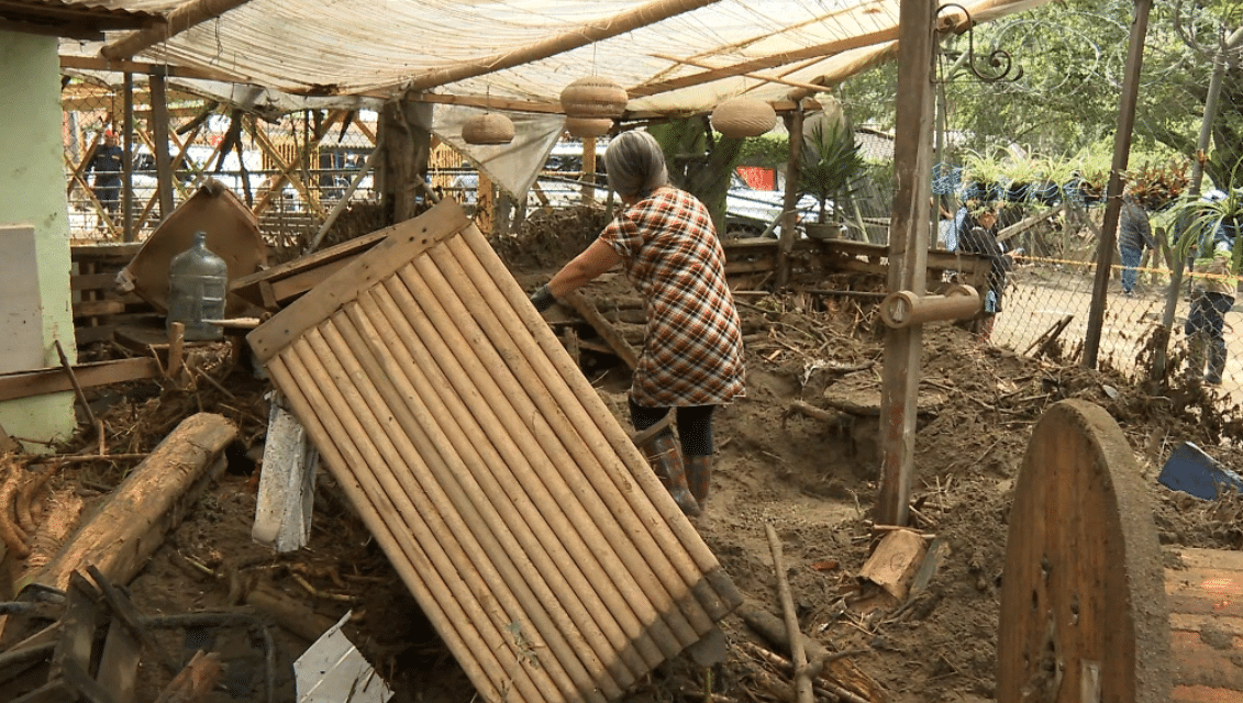 Comerciantes de Copacabana sufren pérdidas tras emergencia por lluvias