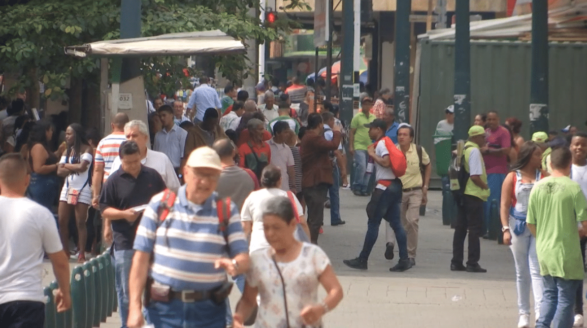 ¿Cómo afectará a los colombianos el incremento de 100 puntos de la tasa de interés?