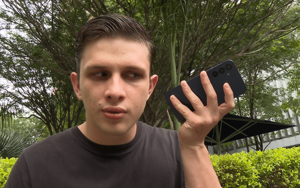 Joven con discapacidad visual designado jurado de votación en Medellín