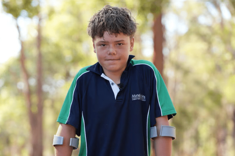 Un niño de 13 años nada 4 km para salvar a su madre y hermanos tras un accidente en el mar