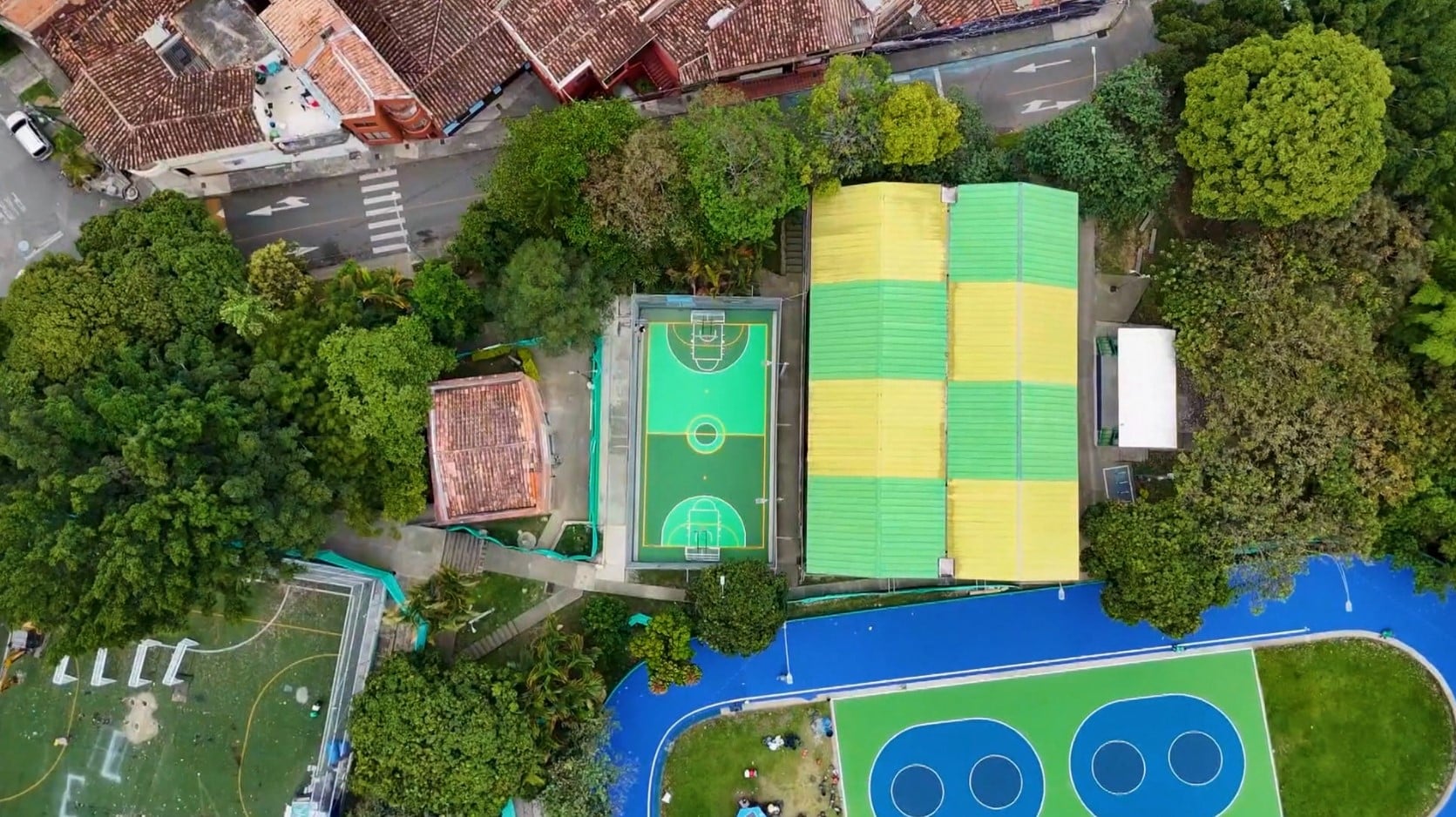 Avances en la Unidad Deportiva Barrio Cristóbal de Medellín