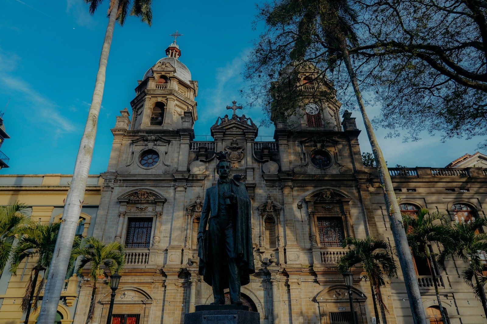 Así es el recorrido por las cuatro parroquias más emblemáticas del centro de Medellín