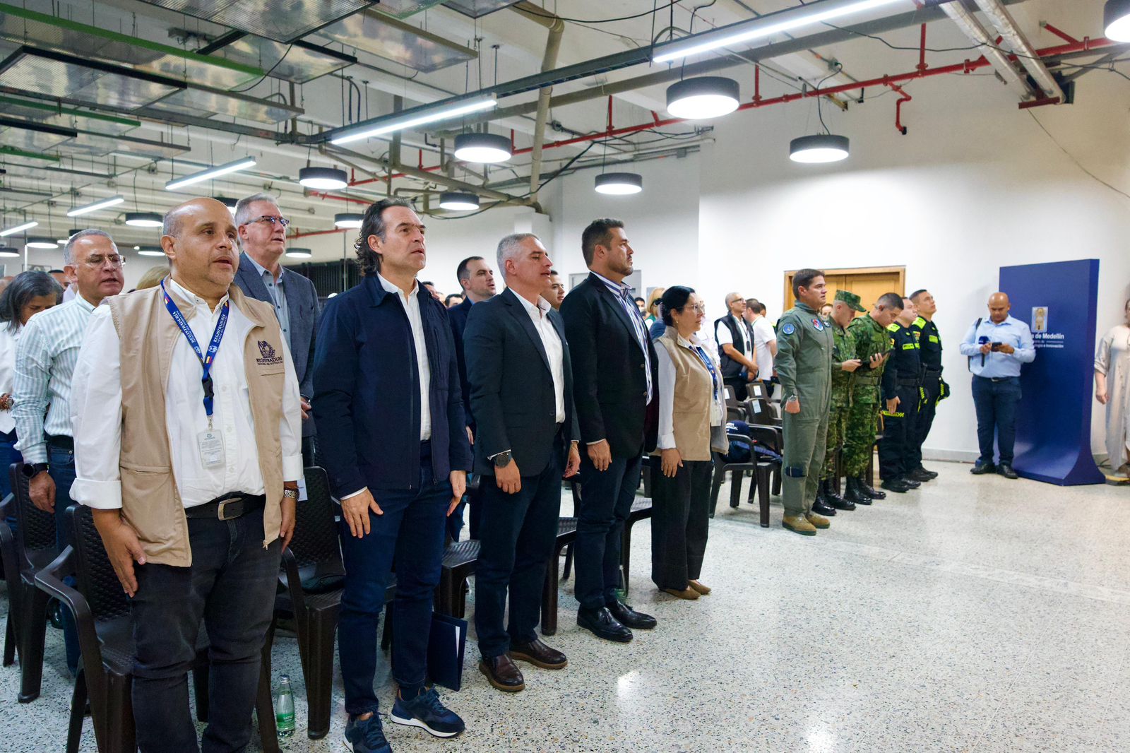 Así fue el acto que dio inicio a la jornada de elecciones en Medellín