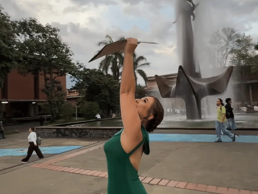 Creadora de contenido celebró su graduación en la Universidad de Antioquia con emotivo homenaje a su mamá