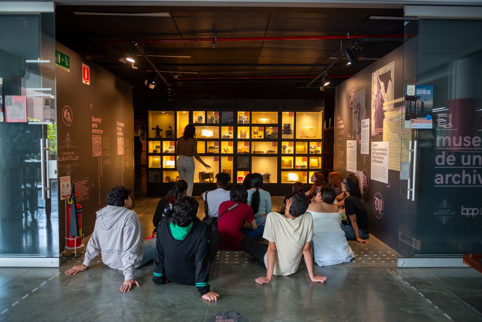 El arte revive la memoria: Medellín lanza convocatoria de estímulos para transformar sus archivos históricos