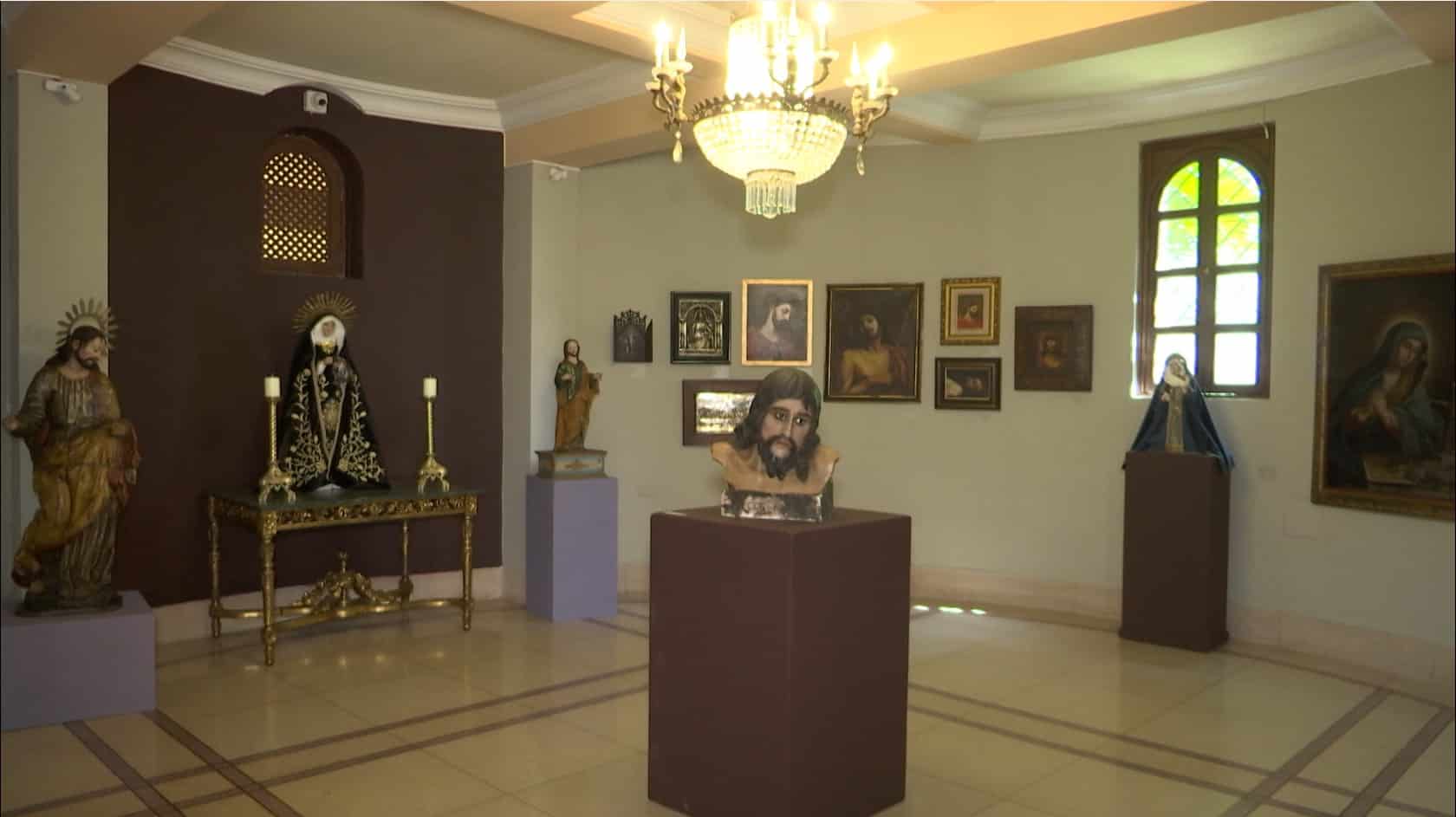 Exposición Arte Sacro en el Museo El Castillo durante Semana Santa