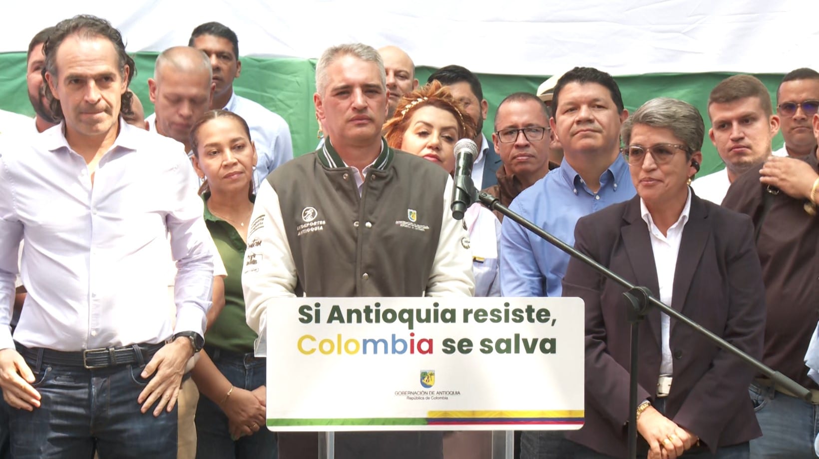 Gobernador de Antioquia y alcaldes responden a Iván Cepeda