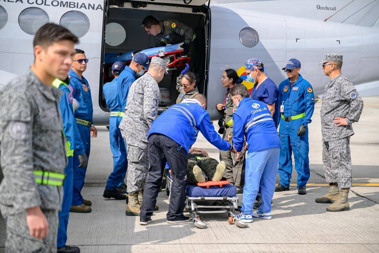 Mandatarios reaccionaron al accidente de un avión de la Fuerza Aeroespacial Colombiana