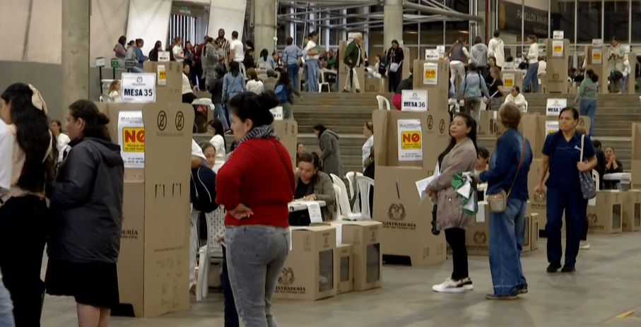 Plaza Mayor, el punto de votación donde votan las mujeres en la ciudad