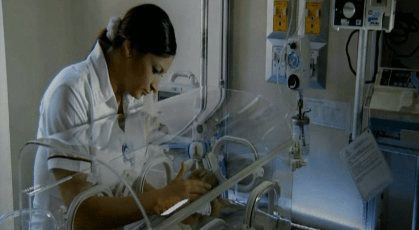 Según el Dane disminuyó la cifra de natalidad y aumentaron las defunciones en Colombia en 2025