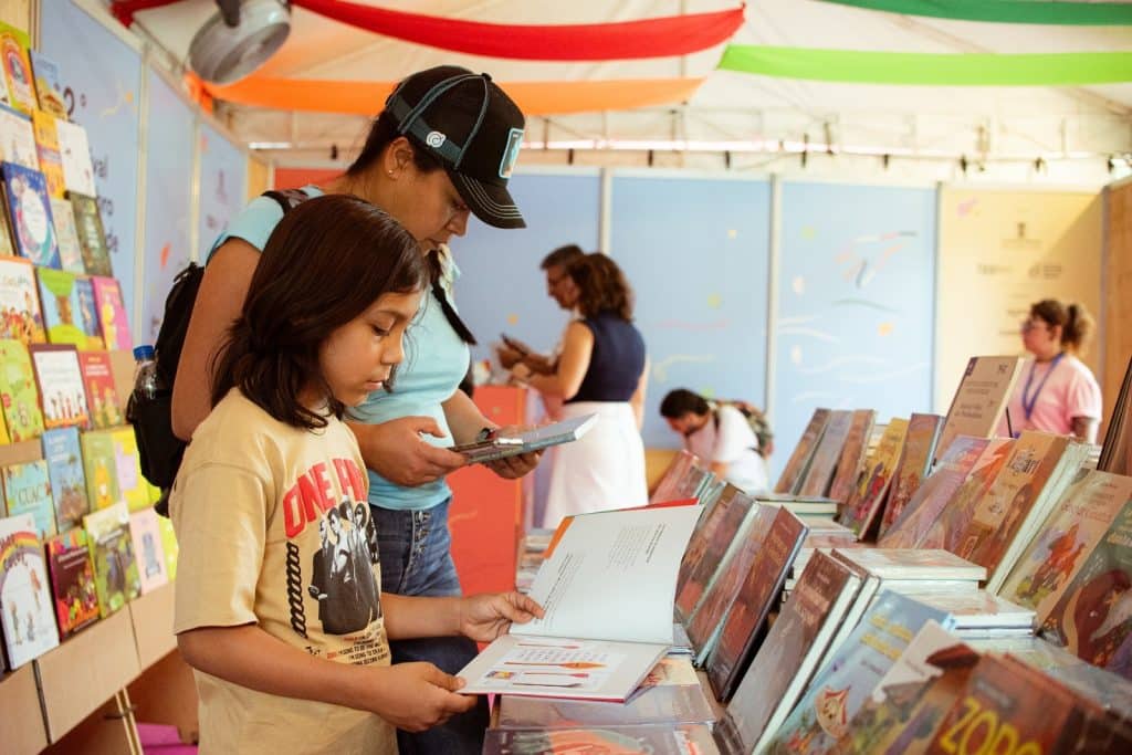 UNESCO designó a Medellín Capital Mundial del Libro para 2027