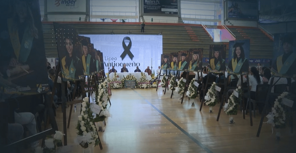 Trágico accidente en Remedios: 16 estudiantes y su conductor pierden la vida