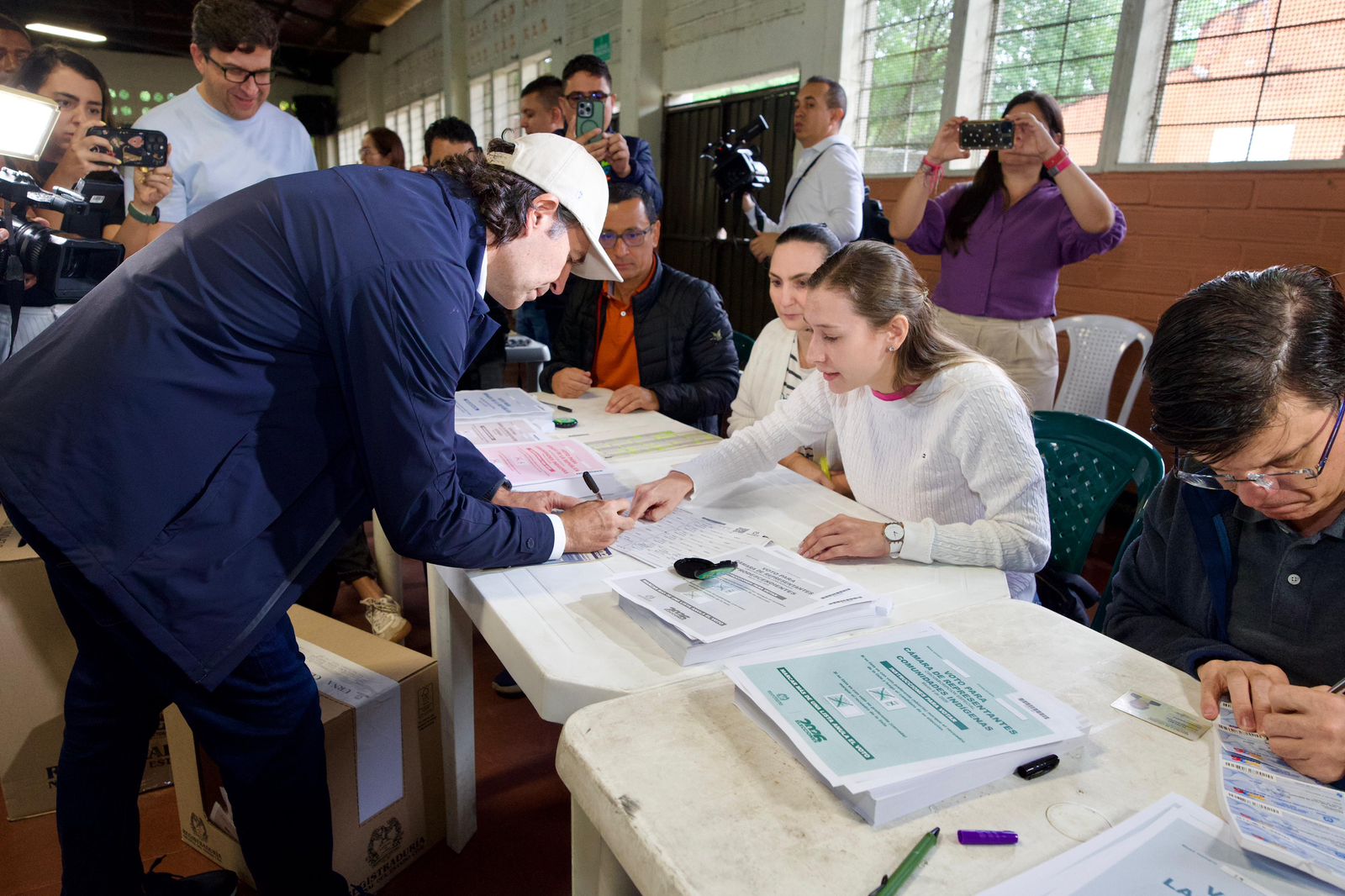 El alcalde Federico Gutiérrez ya ejerció su derecho al voto