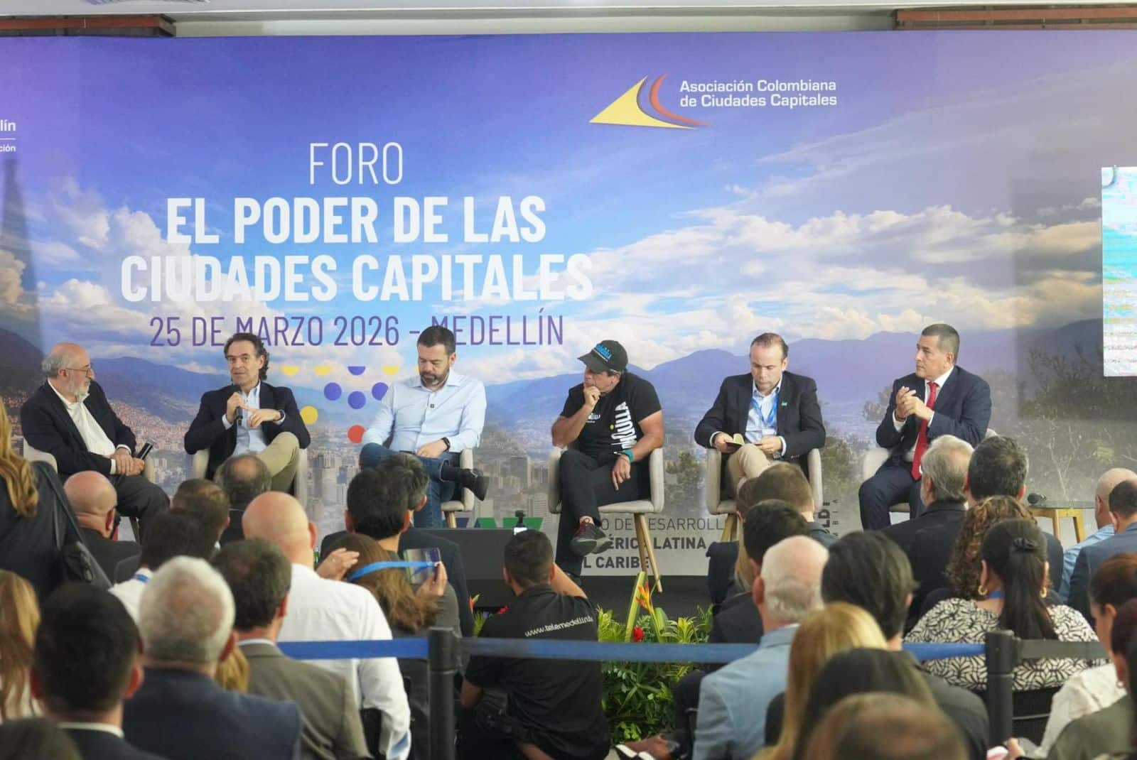 Alcaldes de Colombia critican la falta de apoyo del Gobierno nacional