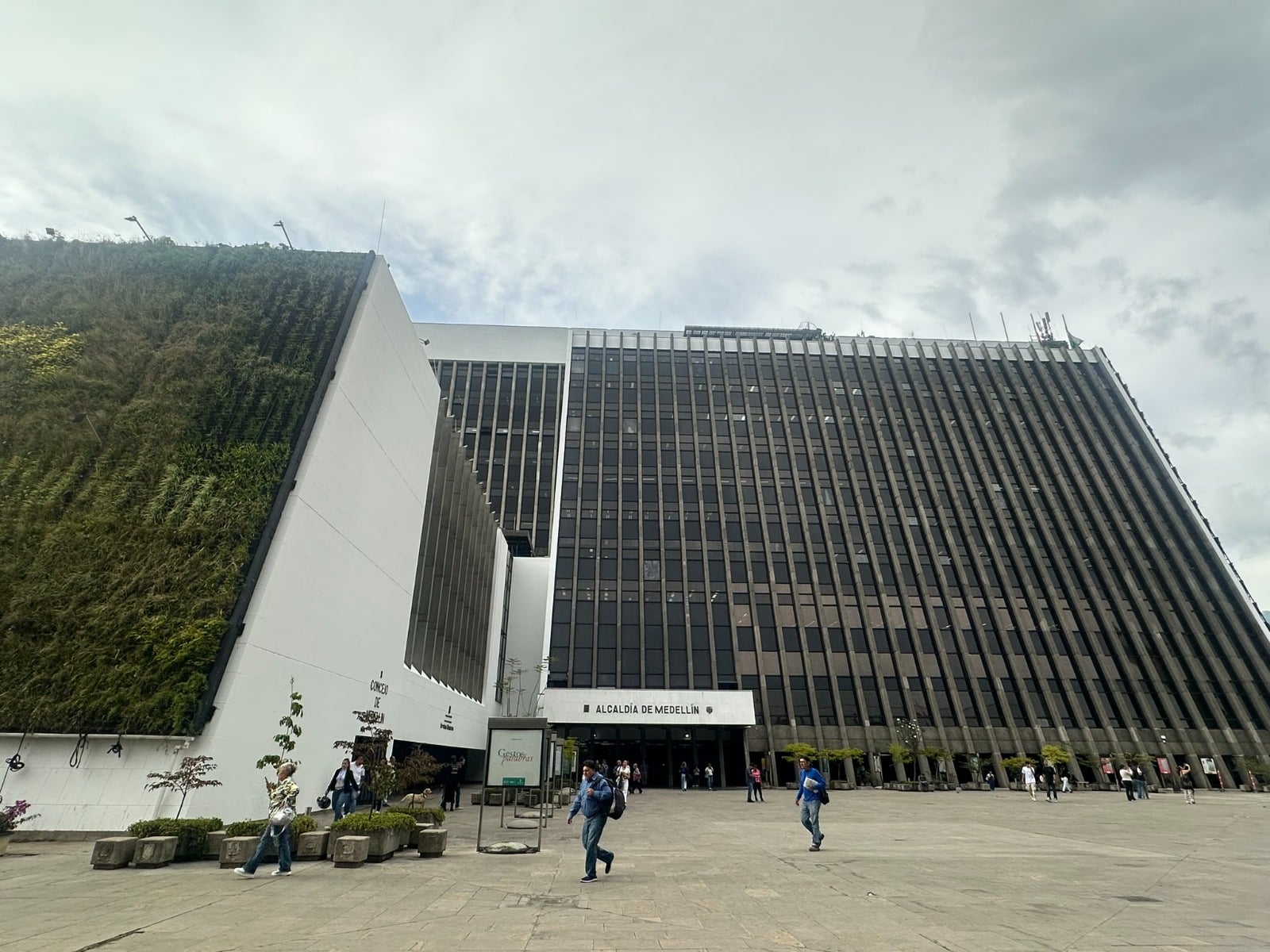 Alcaldía de Medellín desmiente ciberataque contra la página del Distrito