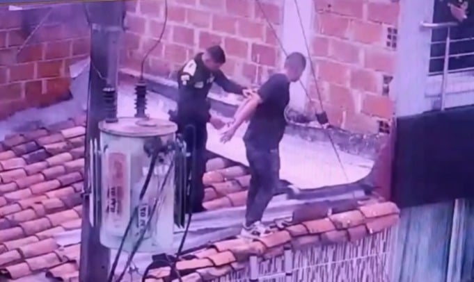 Capturan a supuesto jíbaro con 1.341 dosis de marihuana en Medellín