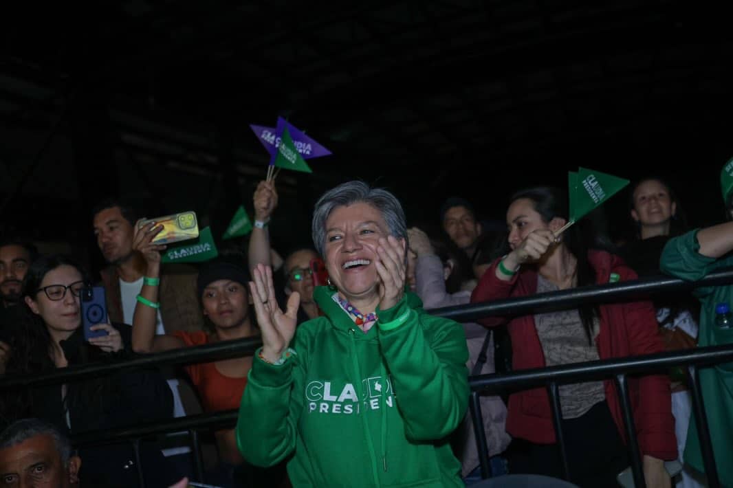 Claudia López gana la Consulta de las Soluciones frente a Leonardo Huertas