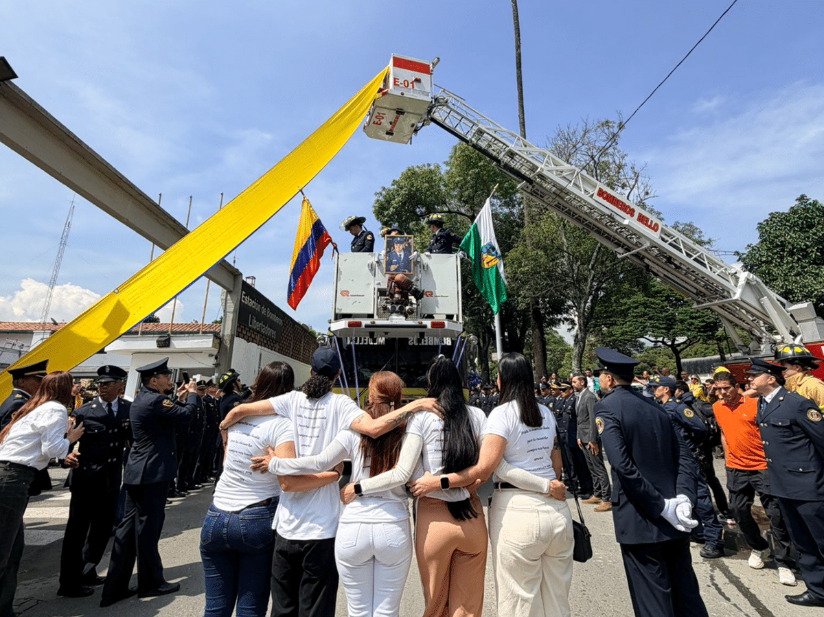 Despedida del bombero Iván Darío Posada en Medellín