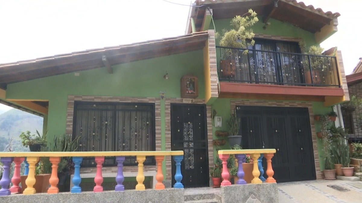 Las fachadas de San Sebastián de Palmitas no solo decoran las casas, cuentan historias