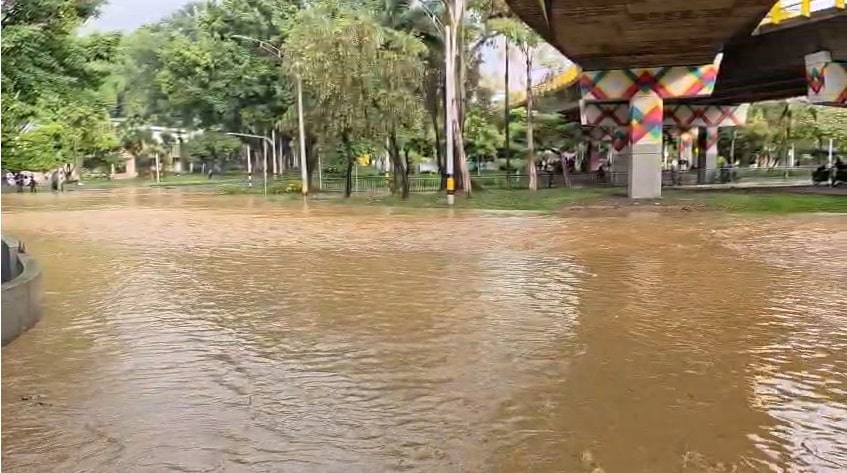 Fuertes lluvias causan inundaciones en Medellín