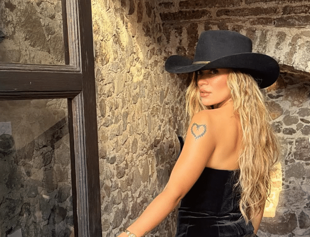 Karol G lidera el ranking de figuras más influyentes en el universo digital en Colombia