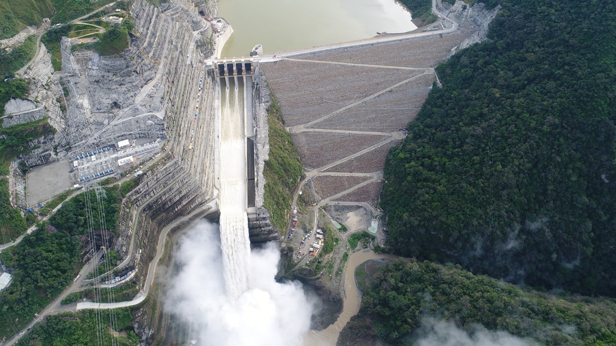Monitoreo del caudal del río Cauca desde Hidroituango