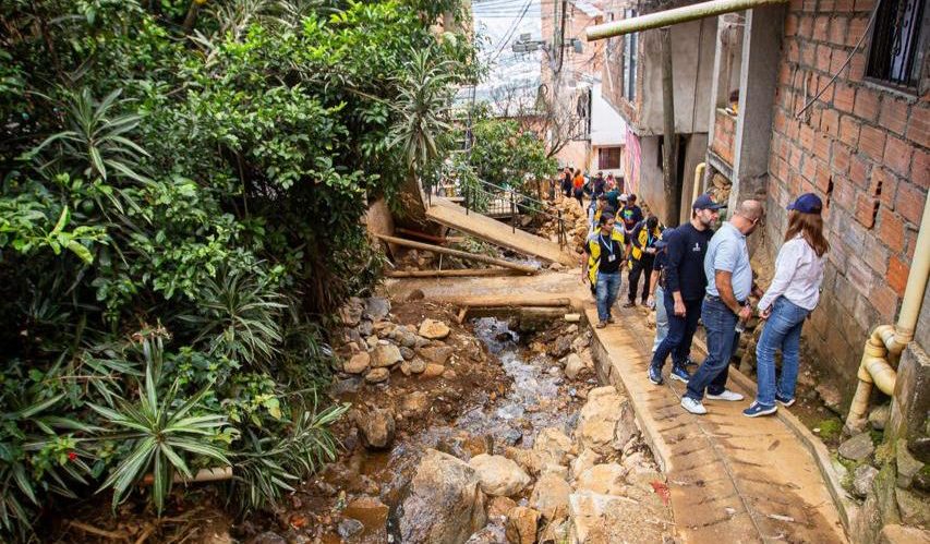 75 familias ubicadas en zona de riesgo tras emergencia en Manrique deben evacuar sus inmuebles