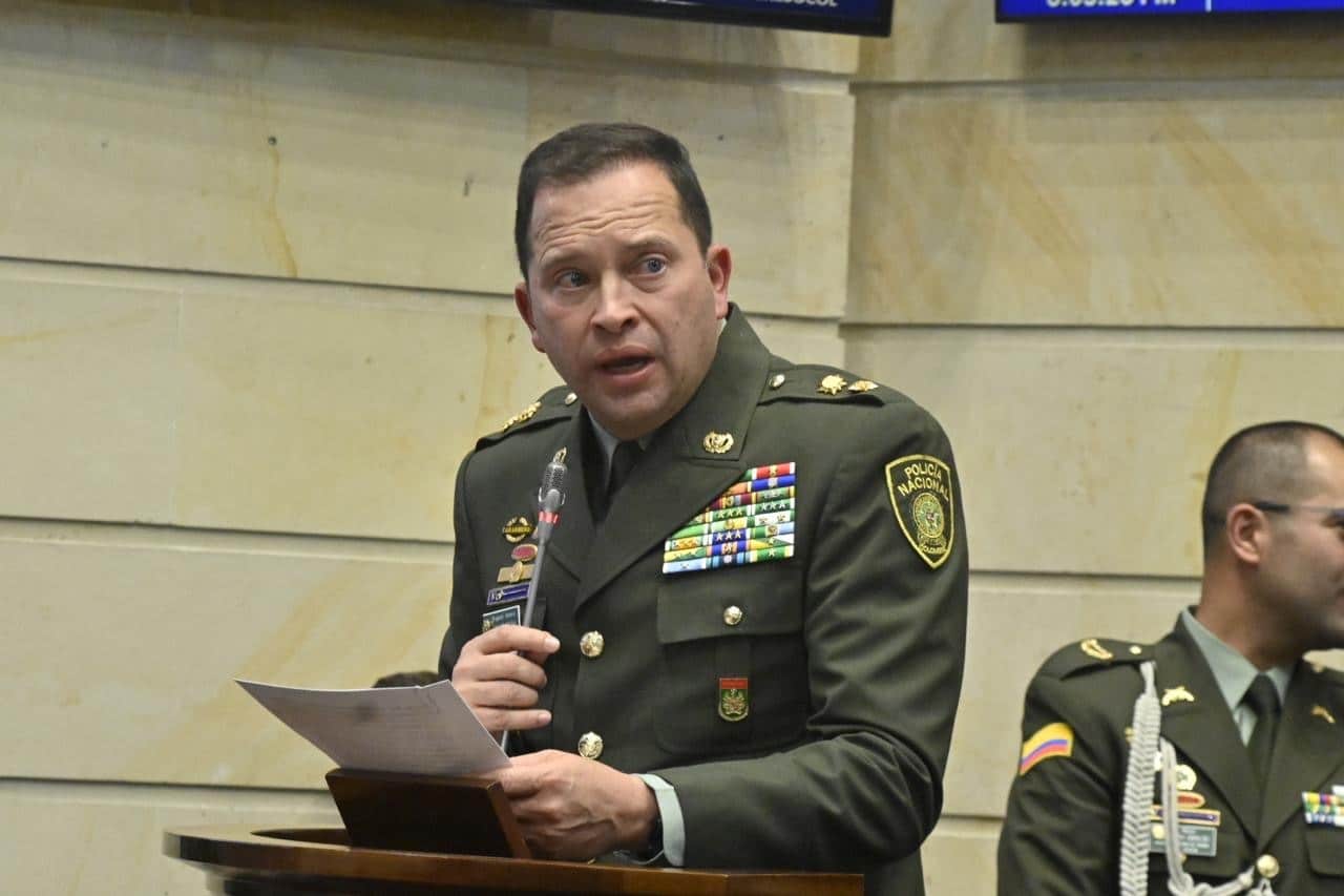 Controversia en la Policía Nacional: el caso del general Triana y el alcalde de Medellín