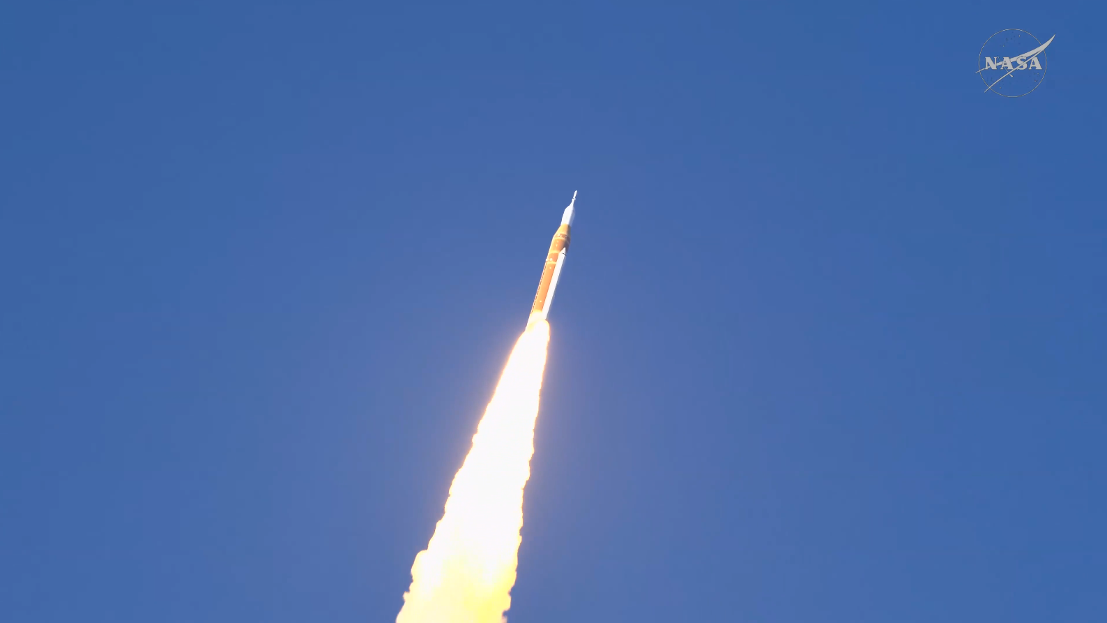 Así va la misión Artemis II: los astronautas llevan más de 14 horas en órbita alrededor de la Tierra