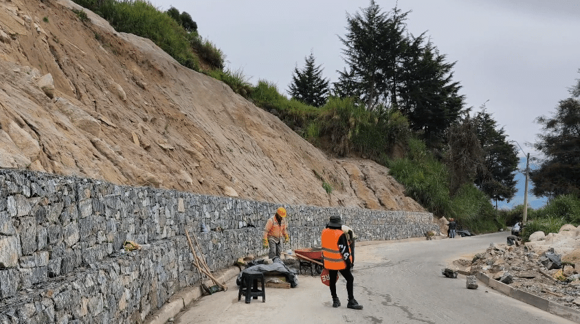 Avanzan obras de mitigación en la vía La Banca hacia San Félix