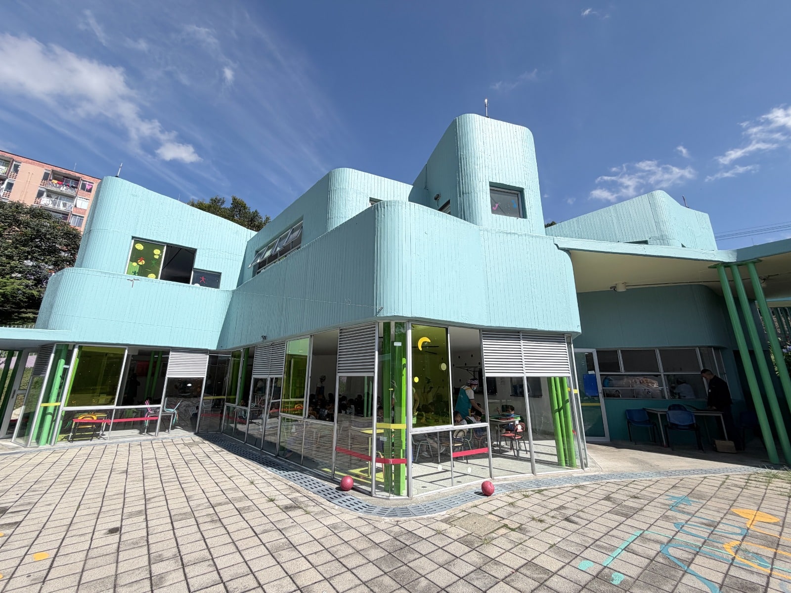 Renovación de jardines infantiles Buen Comienzo en Medellín