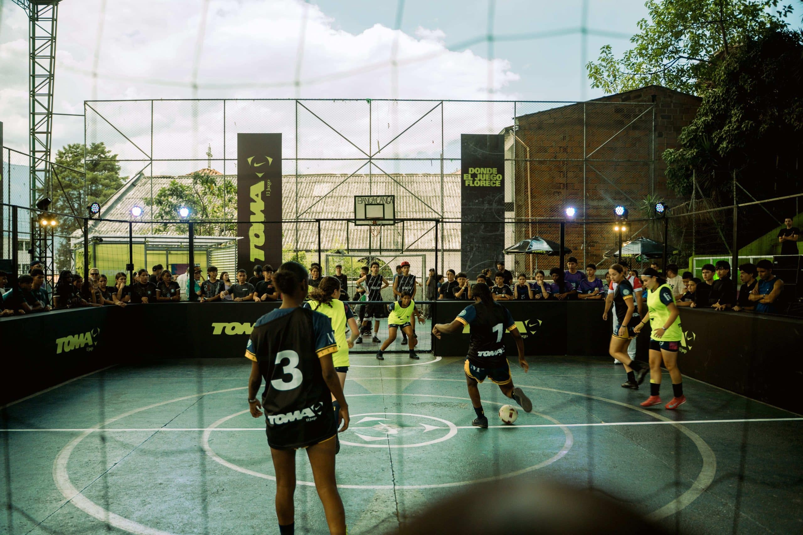 El fútbol callejero se tomó el norte de Medellín con el talento juvenil de la ciudad