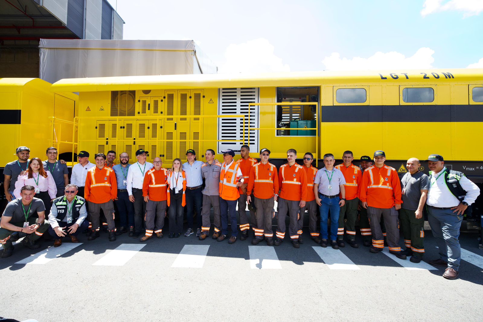 Entró en funcionamiento la reperfiladora del metro para aumentar mantenimiento en los rieles