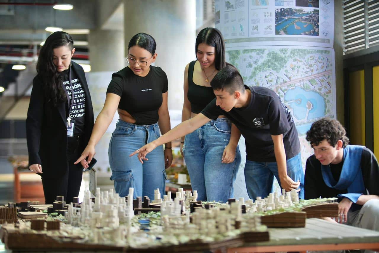 Medellín tiene más de 12.200 cupos para estudiar pregrado y posgrado desde el segundo semestre