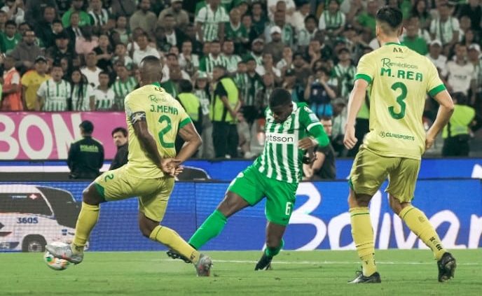 Atlético Nacional se impone a Bucaramanga y se afianza en la cima de la Liga BetPlay