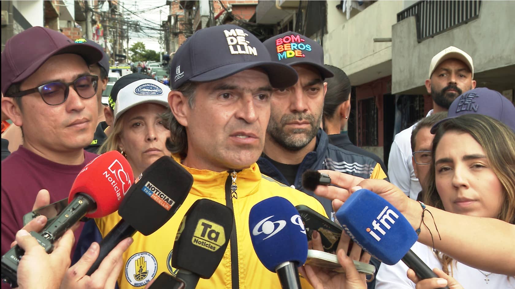 "Petro está pagando favores": alcalde de Medellín sobre suspensión de órdenes de captura a cabecillas