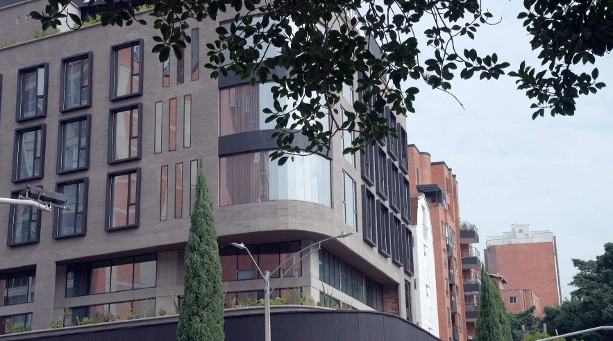 Sanciones a viviendas de renta corta por cobros excesivos en Medellín