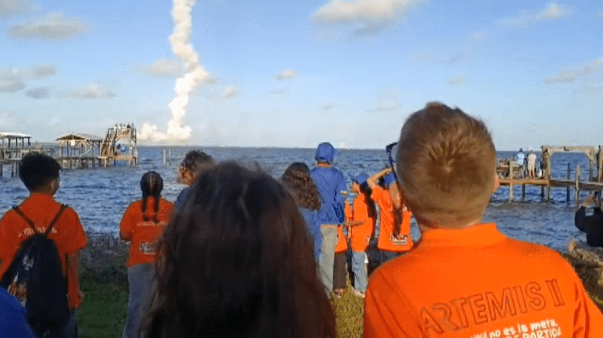 Niños paisas viven el lanzamiento de Artemis 2 en Cabo Cañaveral