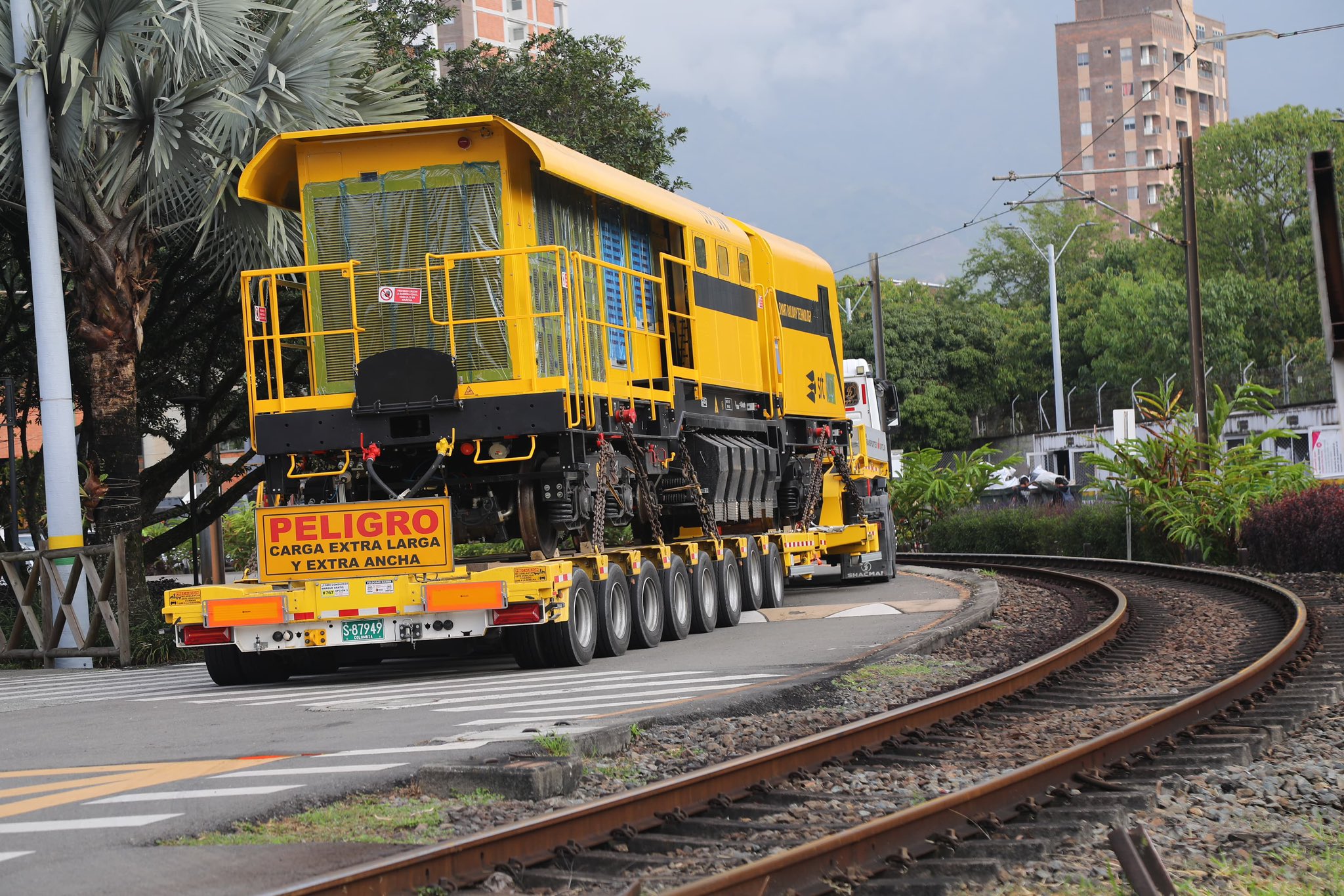 Ya se encuentra en Medellín la nueva reperfiladora de rieles del Metro